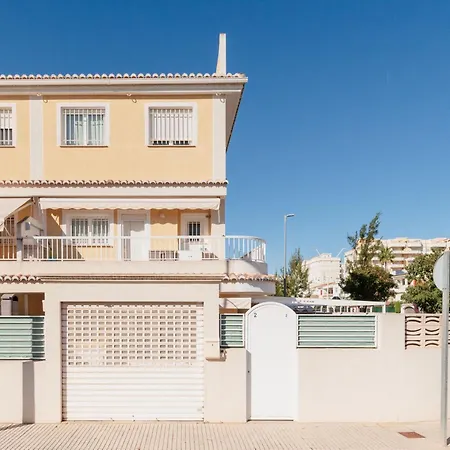 Casa Con Barbacoa Piscina Y Parking Privado *