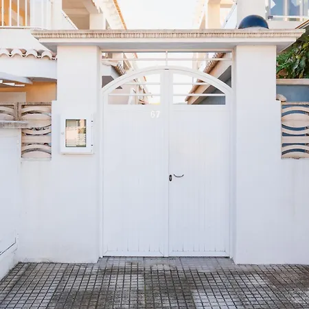 Dom wakacyjny Casa Con Barbacoa Piscina Y Parking Privado Gandia