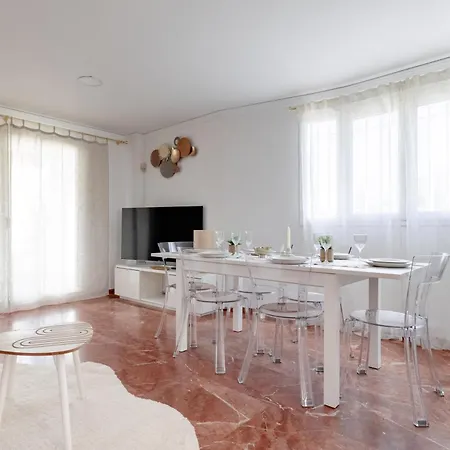Casa Con Barbacoa Piscina Y Parking Privado Dom wakacyjny