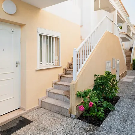 Dom wakacyjny Casa Con Barbacoa Piscina Y Parking Privado *