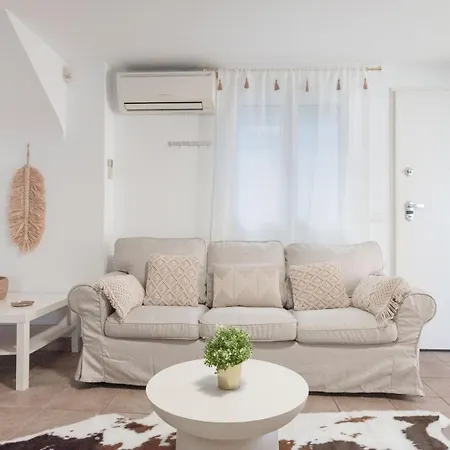 Casa Con Barbacoa Piscina Y Parking Privado *