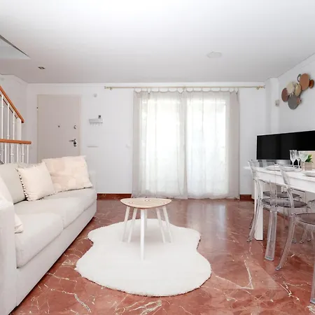 Casa Con Barbacoa Piscina Y Parking Privado Dom wakacyjny *